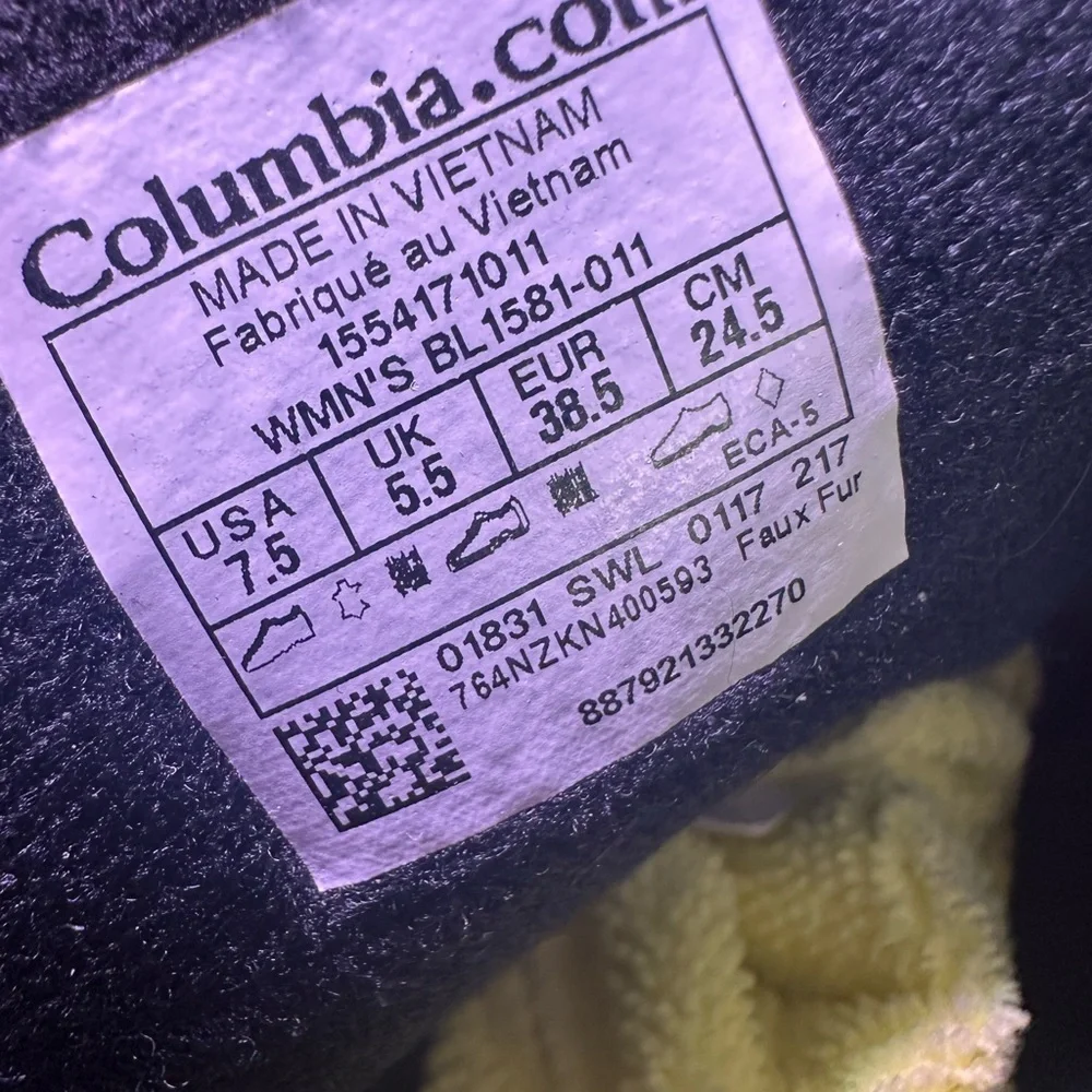 Columbia Women's Black and Gray Winter Boots